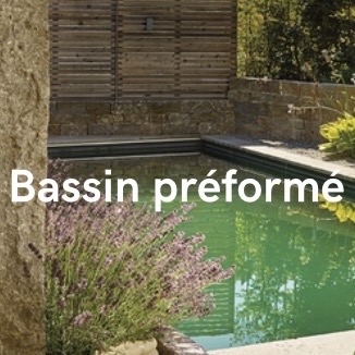 Bassin préformé et rectangulaire